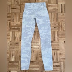 Lululemon grey camo leggings size US 4